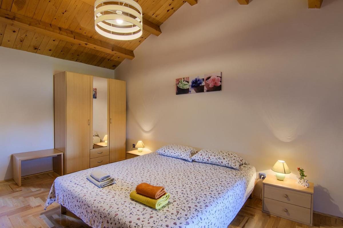 Holiday Home Kukurin Bale Exterior foto
